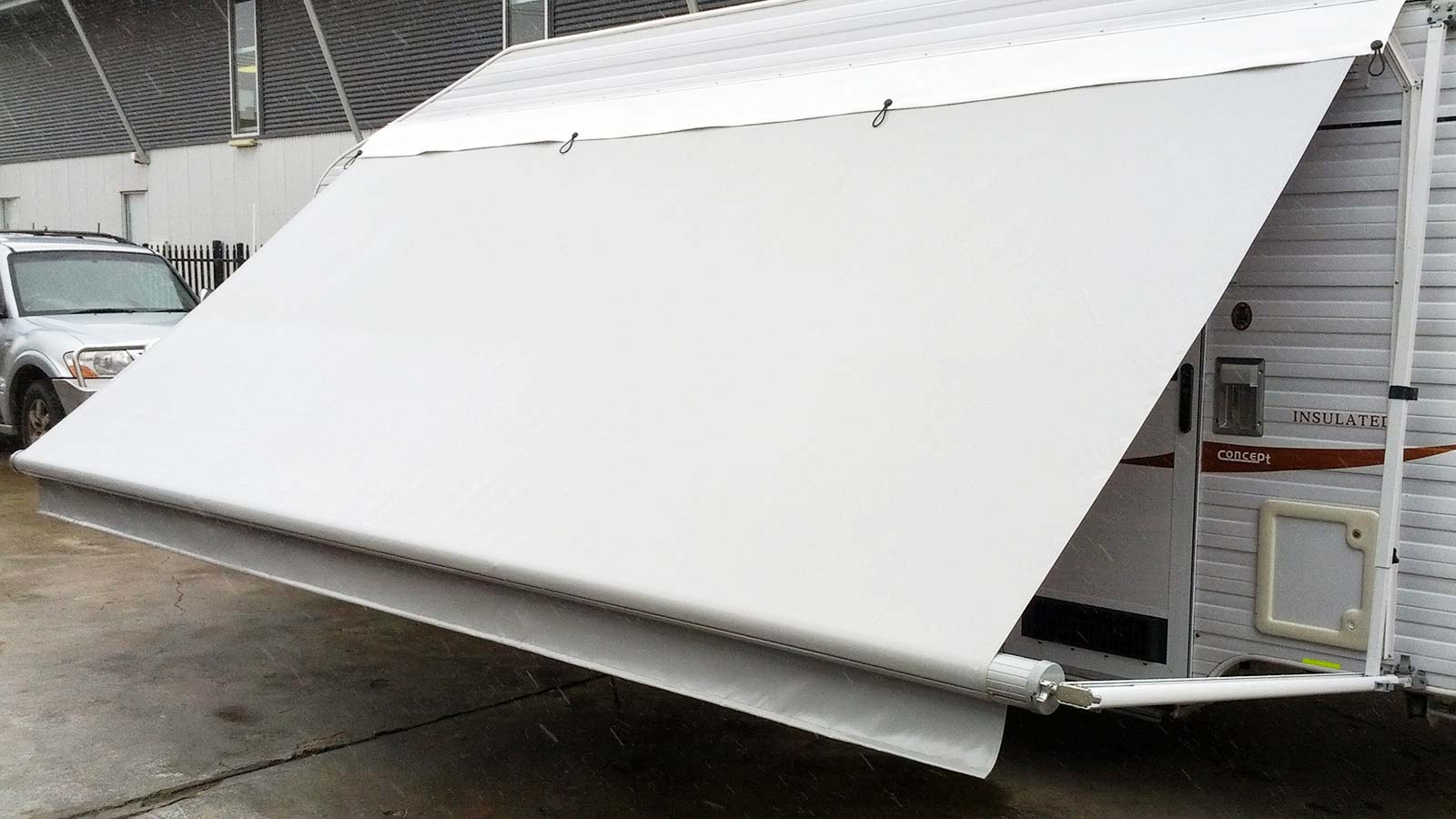caravan-roll-out-awnings